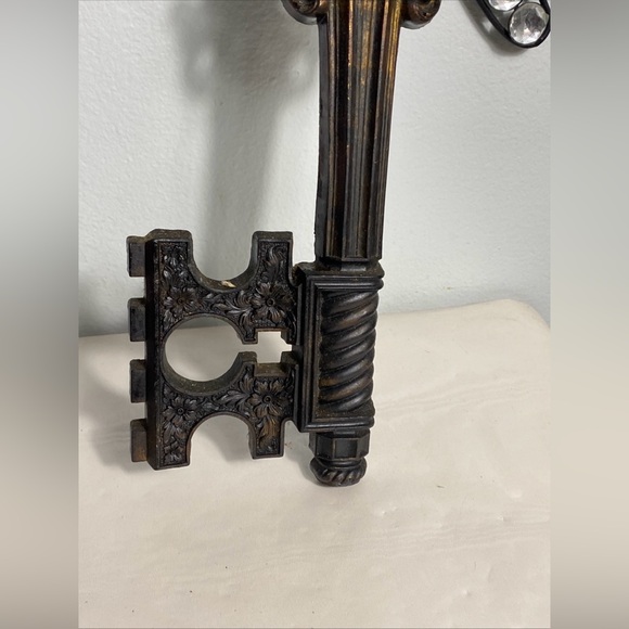 Set of Two MCM wall hanging skeleton keys decor Dart Industries 24” & 18” - Picture 3 of 9